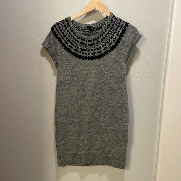H and M woman’s black and grey sweater dress - Picture 1 of 10